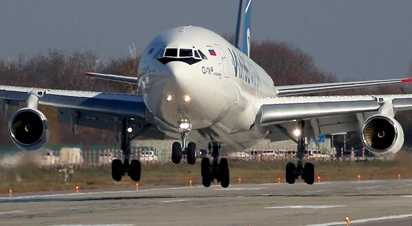 Máy bay Il-96-400M hiện đại hóa thực hiện chuyến bay đầu tiên - Sputnik Việt Nam