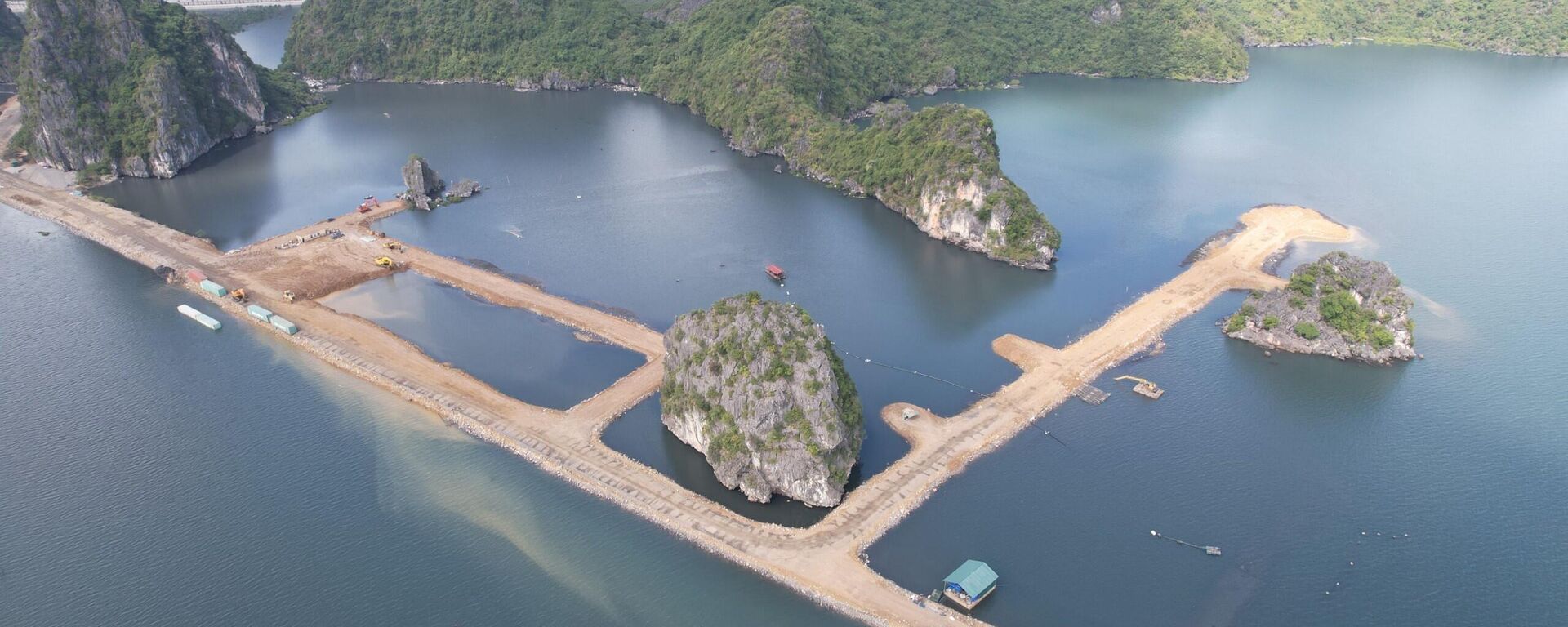 Quảng Ninh: Phạt hành chính 125 triệu đồng đối với doanh nghiệp gây ô nhiễm môi trường vịnh Hạ Long - Sputnik Việt Nam, 1920, 08.11.2023