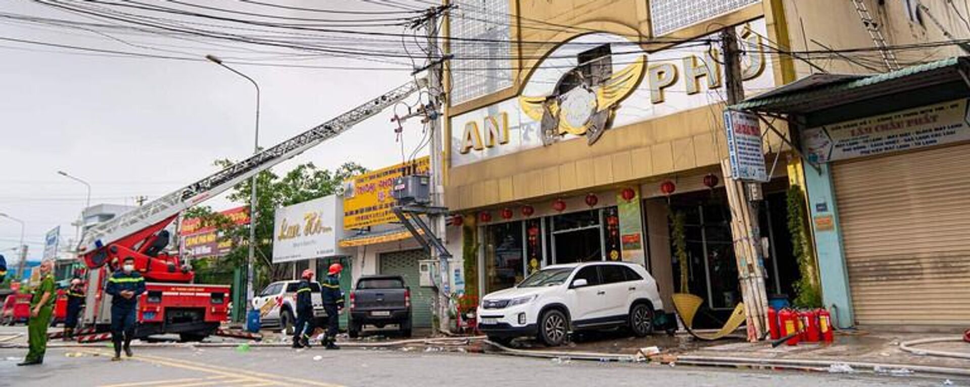 Hiện trường vụ cháy cơ sở karaoke An Phú làm 32 người tử vong  - Sputnik Việt Nam, 1920, 16.10.2024