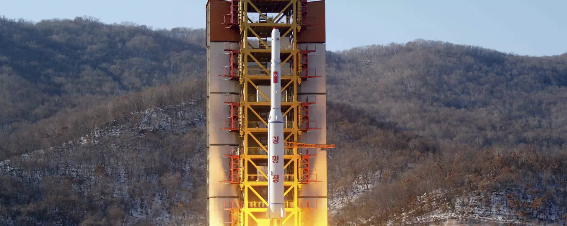 Triều Tiên phóng tên lửa bằng vệ tinh Gwangmyeong-4 Triều Tiên phóng tên lửa bằng vệ tinh Gwangmyeong-4 - Sputnik Việt Nam, 1920, 08.12.2023