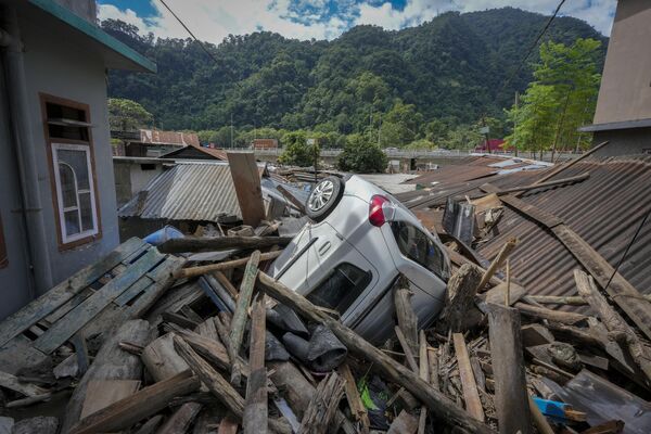 Hậu quả lũ lụt dọc sông Teesta tại Rongpo, phía đông Sikkim, Ấn Độ, Chủ Nhật, ngày 8 tháng 10 năm 2023 - Sputnik Việt Nam