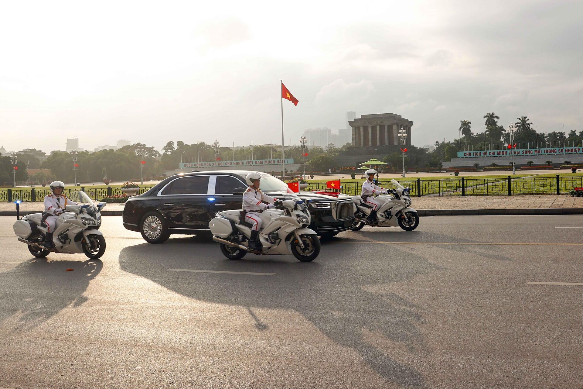 Lễ đón Tổng Bí thư, Chủ tịch nước Trung Quốc Tập Cận Bình thăm cấp Nhà nước tới Việt Nam - Sputnik Việt Nam, 1920, 15.12.2023