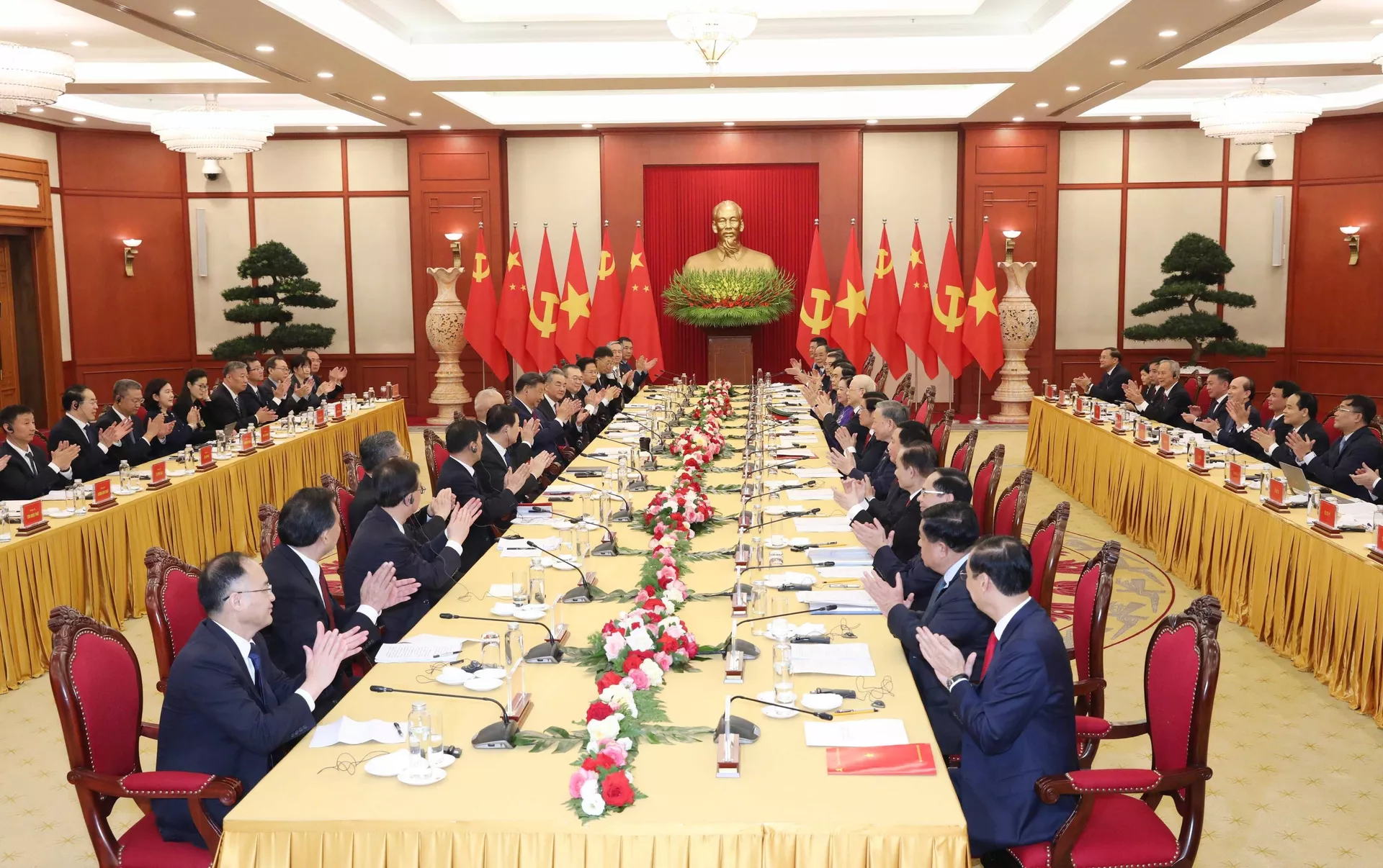 Tổng Bí thư Nguyễn Phú Trọng hội đàm với Tổng Bí thư, Chủ tịch nước Trung Quốc Tập Cận Bình Tổng Bí thư Nguyễn Phú Trọng hội đàm với Tổng Bí thư, Chủ tịch nước Trung Quốc Tập Cận Bình - Sputnik Việt Nam, 1920, 12.12.2023