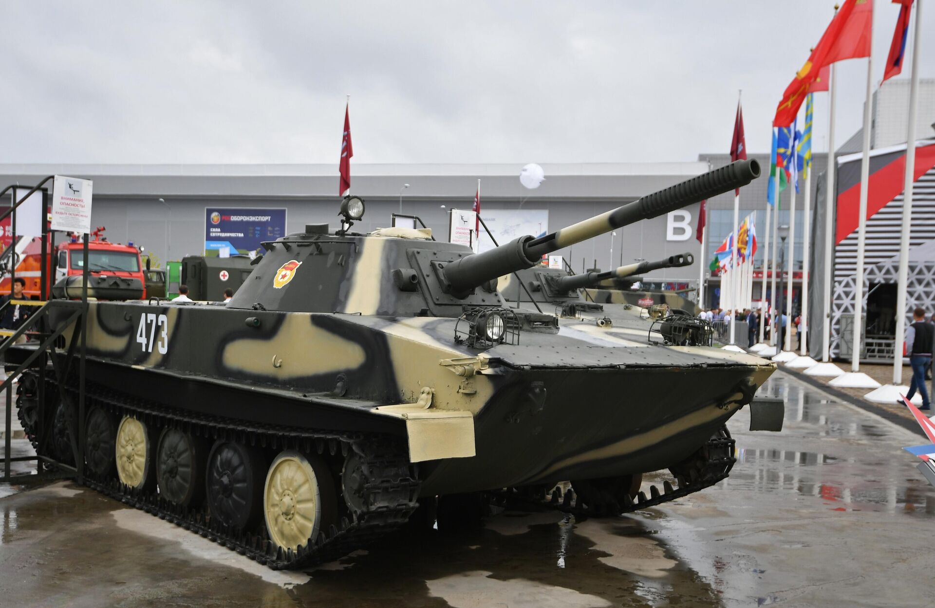 Xe tăng lội nước hạng nhẹ PT-76 - Sputnik Việt Nam, 1920, 12.12.2023