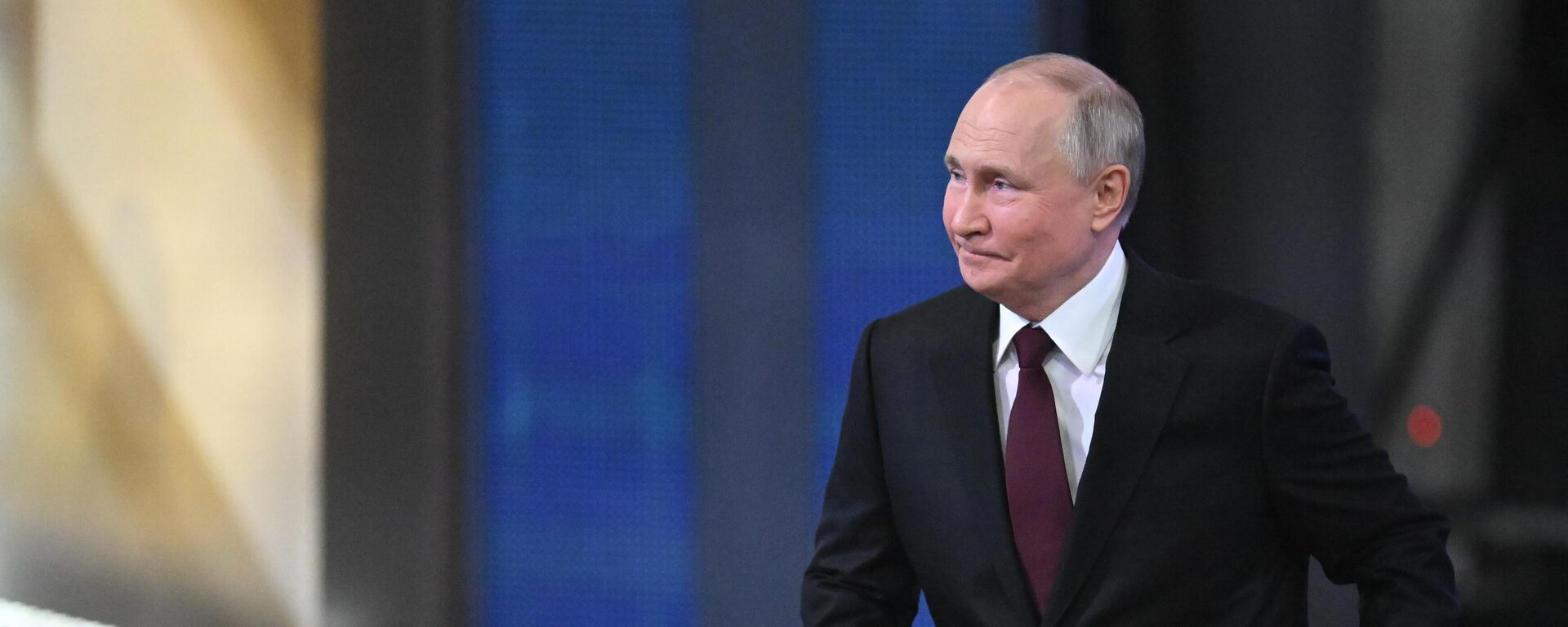 Cuộc họp báo cuối năm với Tổng thống Nga Vladimir Putin - Sputnik Việt Nam, 1920, 18.12.2024