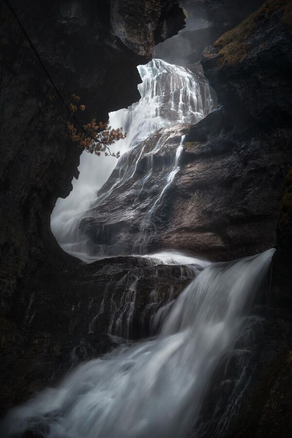 Bức ảnh Strait Waterfall của nhiếp ảnh gia Tây Ban Nha Javier Enjuto Garcia, lọt Top 101 Photographs cuộc thi The 10th International Landscape Photographer of the Year - Sputnik Việt Nam