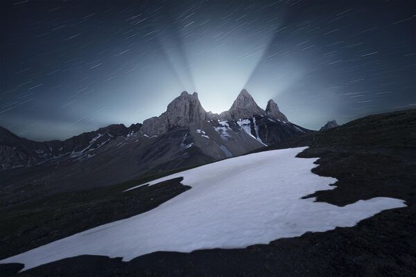 Bức ảnh Tyndall Moonglow của nhiếp ảnh gia Trung Quốc Gaojun Yu, lọt Top 101 Photographs cuộc thi The 10th International Landscape Photographer of the Year - Sputnik Việt Nam