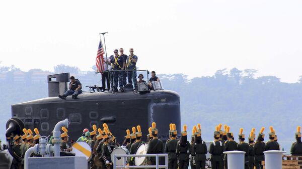 Tàu ngầm USS Topeka (SSN-754) của Mỹ khi neo đậu tại cảng Subic của Philippines - Sputnik Việt Nam