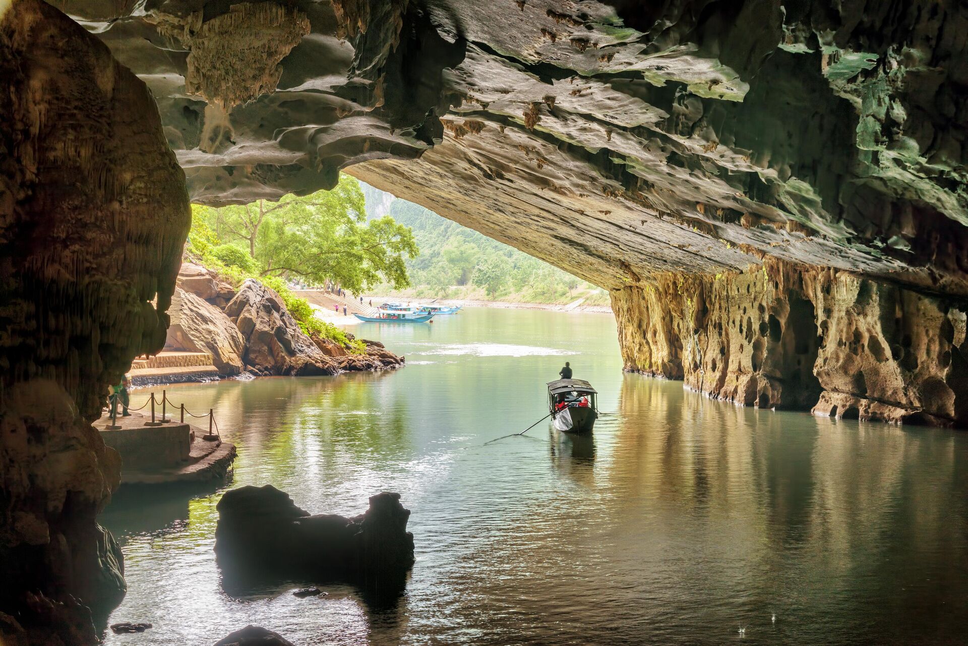 Cảnh đẹp sông Son nhìn từ động Phong Nha ở Vườn quốc gia Phong Nha Kẻ Bàng, Việt Nam - Sputnik Việt Nam, 1920, 31.01.2024