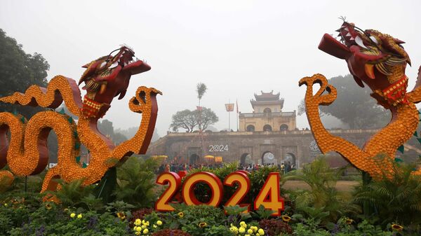 Thả cá chép, dựng cây nêu đón Xuân Giáp Thìn tại Hoàng thành Thăng Long - Sputnik Việt Nam