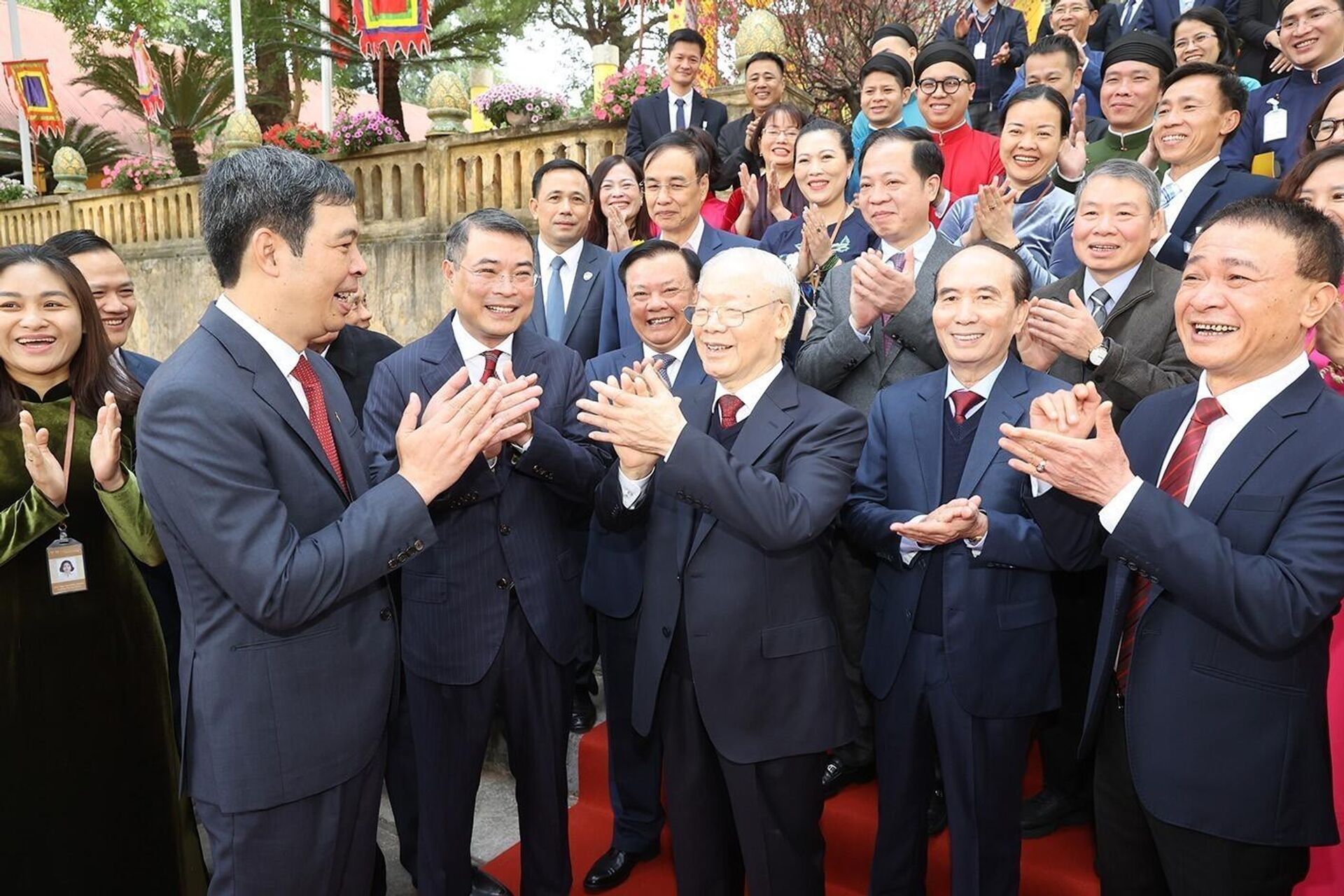 Tổng Bí thư Nguyễn Phú Trọng chúc Tết cán bộ, nhân viên Khu di tích Hoàng thành Thăng Long-Di sản văn hóa thế giới - Sputnik Việt Nam, 1920, 13.02.2024