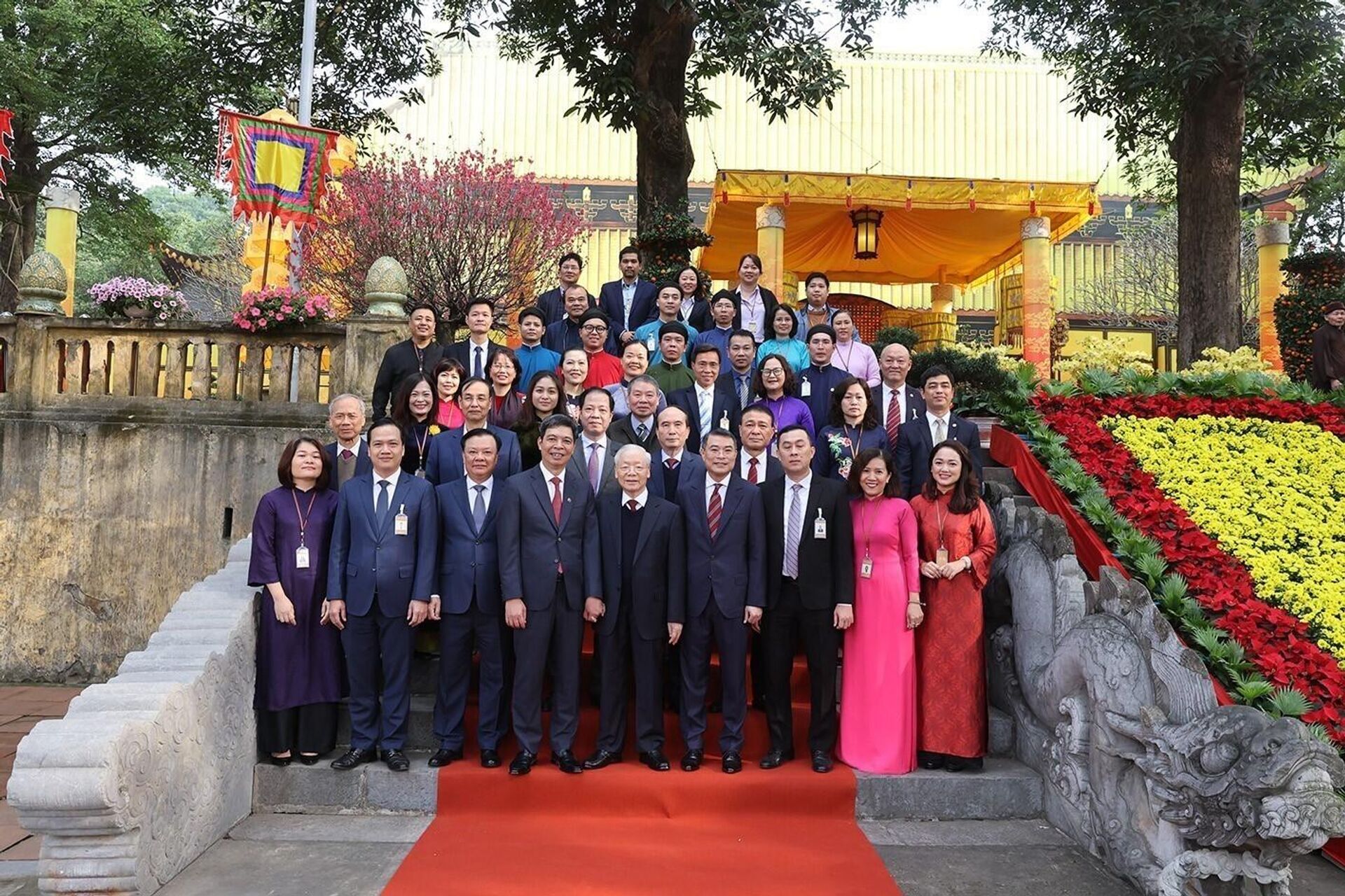 Tổng Bí thư Nguyễn Phú Trọng và các đại biểu với cán bộ, nhân viên Khu di tích Hoàng thành Thăng Long-Di sản văn hóa thế giới - Sputnik Việt Nam, 1920, 13.02.2024