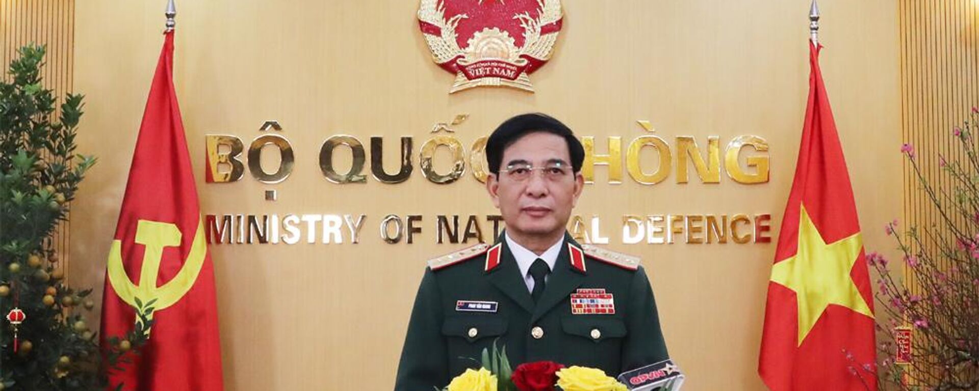 Đại tướng Phan Văn Giang đọc Thư chúc Tết Giáp Thìn 2024 gửi toàn thể sĩ quan, quân nhân chuyên nghiệp, hạ sĩ quan, binh sĩ, công nhân và viên chức quốc phòng, người lao động toàn quân, lực lượng dân quân tự vệ và dự bị động viên cả nước - Sputnik Việt Nam, 1920, 13.02.2024