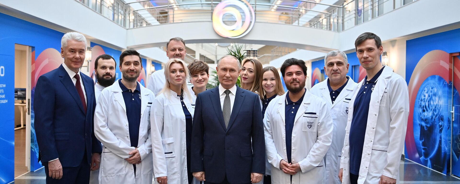 Tổng thống Nga Vladimir Putin thăm Trung tâm Khoa học và Thực hành Lâm sàng về Công nghệ Chẩn đoán và Y học từ xa - Sputnik Việt Nam, 1920, 14.02.2024