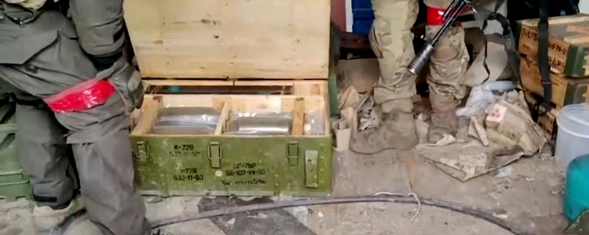 Binh sĩ quân đội Nga thu giữ vũ khí phương Tây tại địa điểm của một đơn vị quân đội Ukraina ở Avdeevka - Sputnik Việt Nam, 1920, 09.02.2026