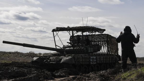 Kiểm tra xe tăng T-80BVM sau sửa chữa - Sputnik Việt Nam