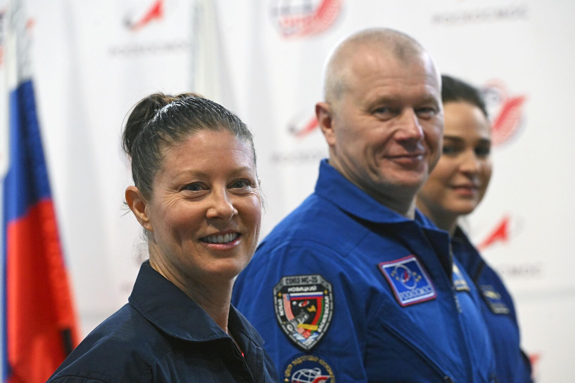 Phi hành gia NASA Tracy Dyson (Mỹ), nhà du hành vũ trụ Roscosmos Oleg Novitsky (Nga) và người tham gia chuyến bay vào vũ trụ Marina Vasilevskaya (Cộng hòa Belarus) - Sputnik Việt Nam, 1920, 01.03.2024