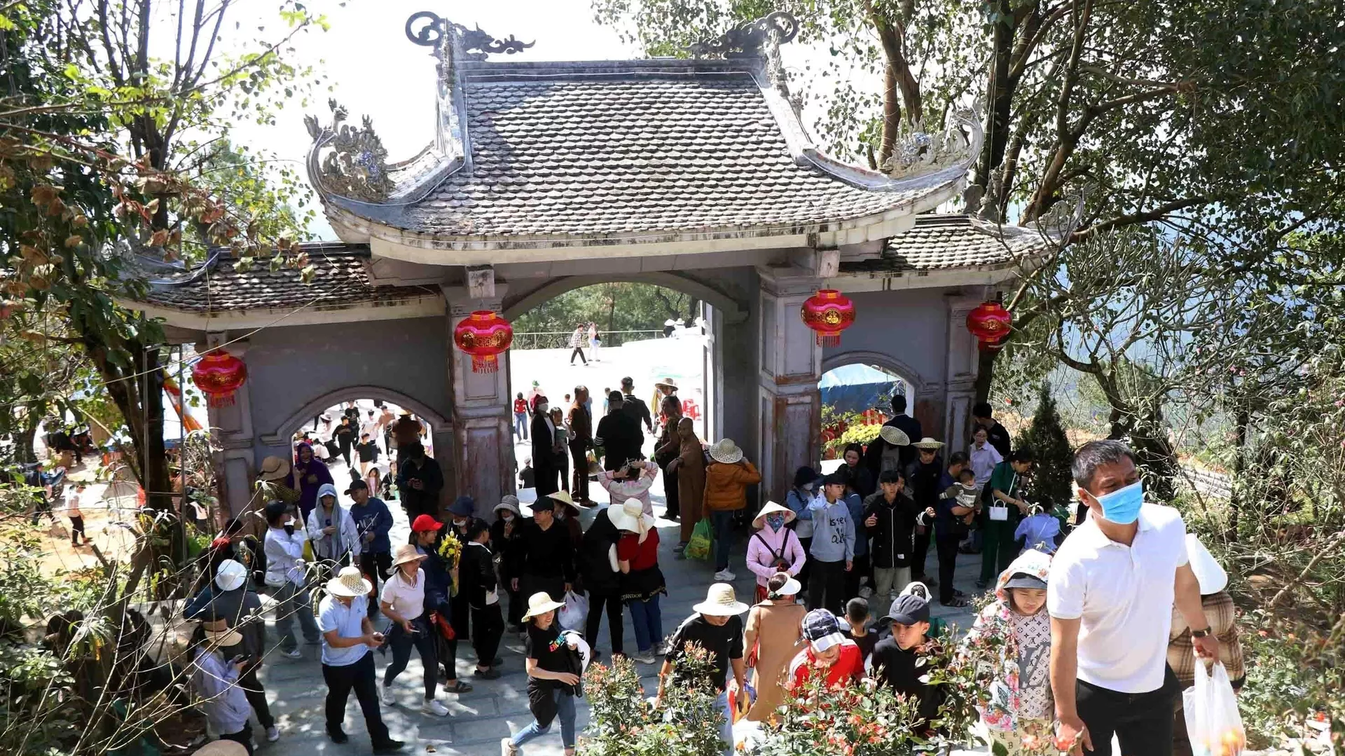Chùa Hương Tích Hà Tĩnh đón 14.000 du khách những ngày nghỉ Tết Chùa Hương Tích Hà Tĩnh đón 14.000 du khách những ngày nghỉ Tết - Sputnik Việt Nam, 1920, 04.03.2024