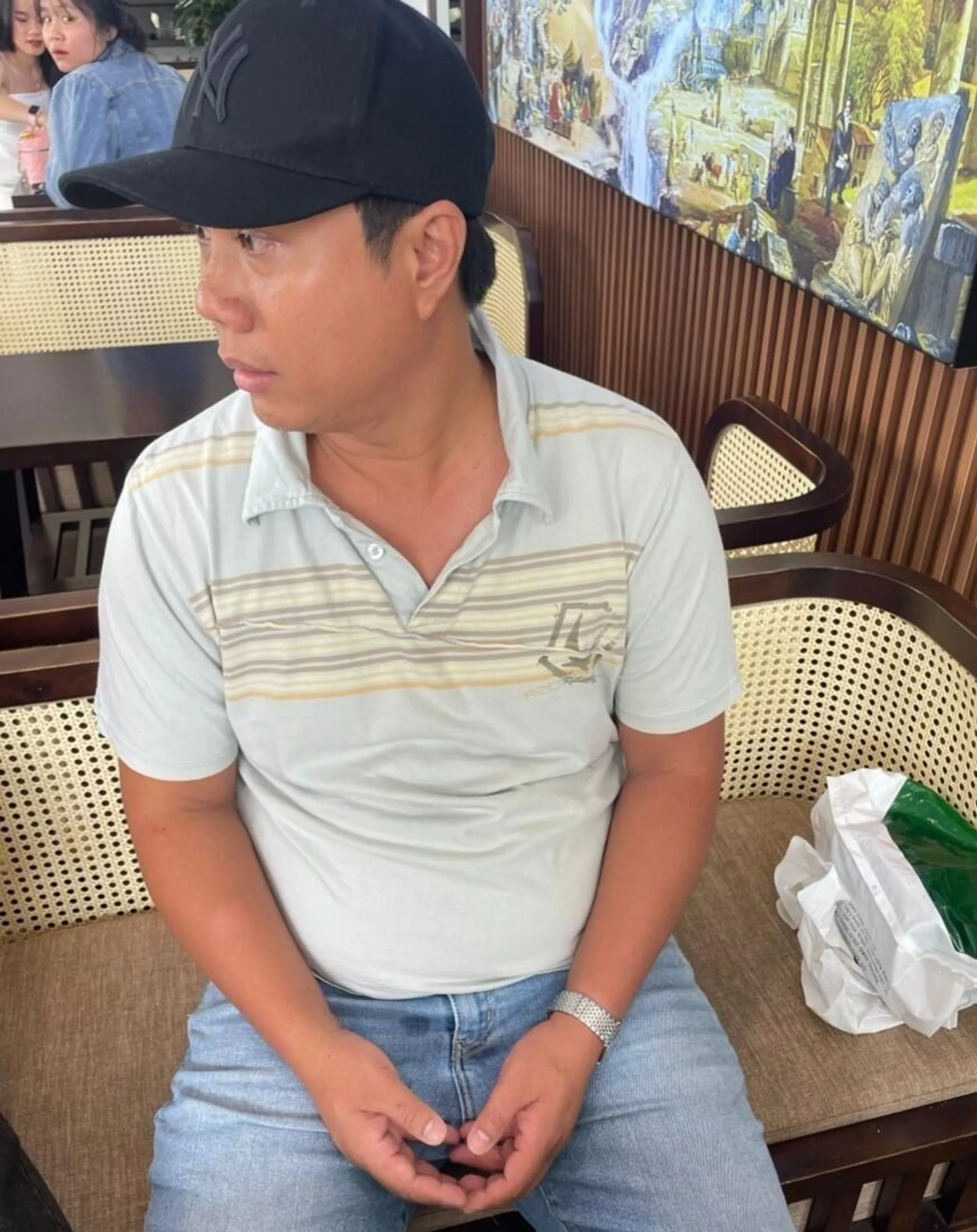 Đối tượng Phạm Phú Hoàng Duy (sinh năm 1985, hiện trú tại Phường 3, Quận 8, Thành phố Hồ Chí Minh) khi bị bắt Đối tượng Phạm Phú Hoàng Duy (sinh năm 1985, hiện trú tại Phường 3, Quận 8, Thành phố Hồ Chí Minh) khi bị bắt - Sputnik Việt Nam, 1920, 12.03.2024