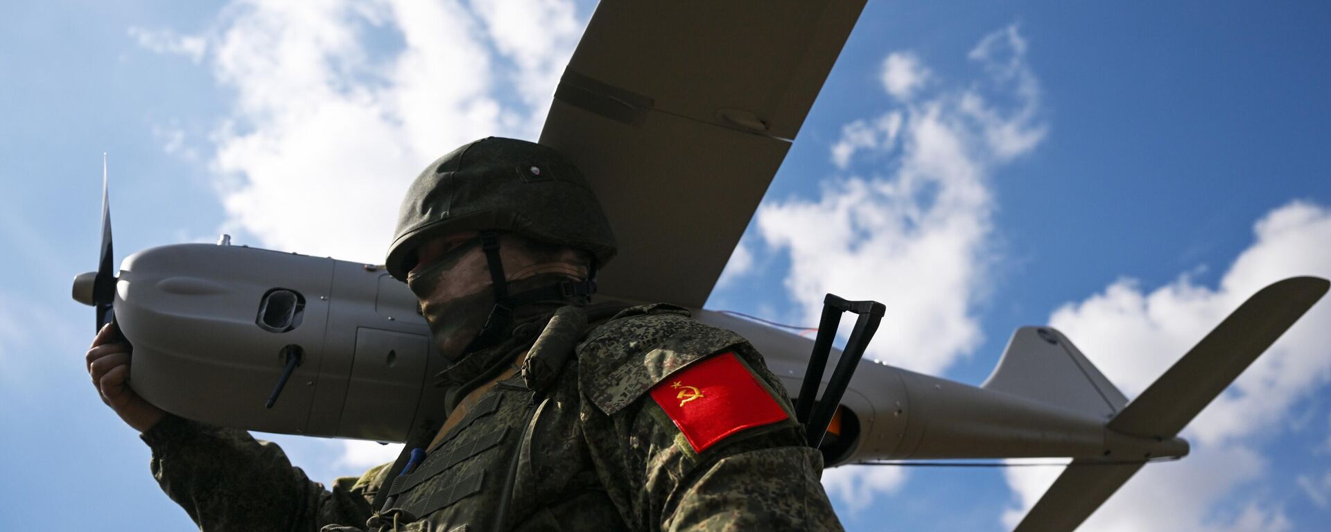 Công tác tác chiến của người điều khiển UAV Nga theo hướng Avdeevka - Sputnik Việt Nam, 1920, 26.03.2025