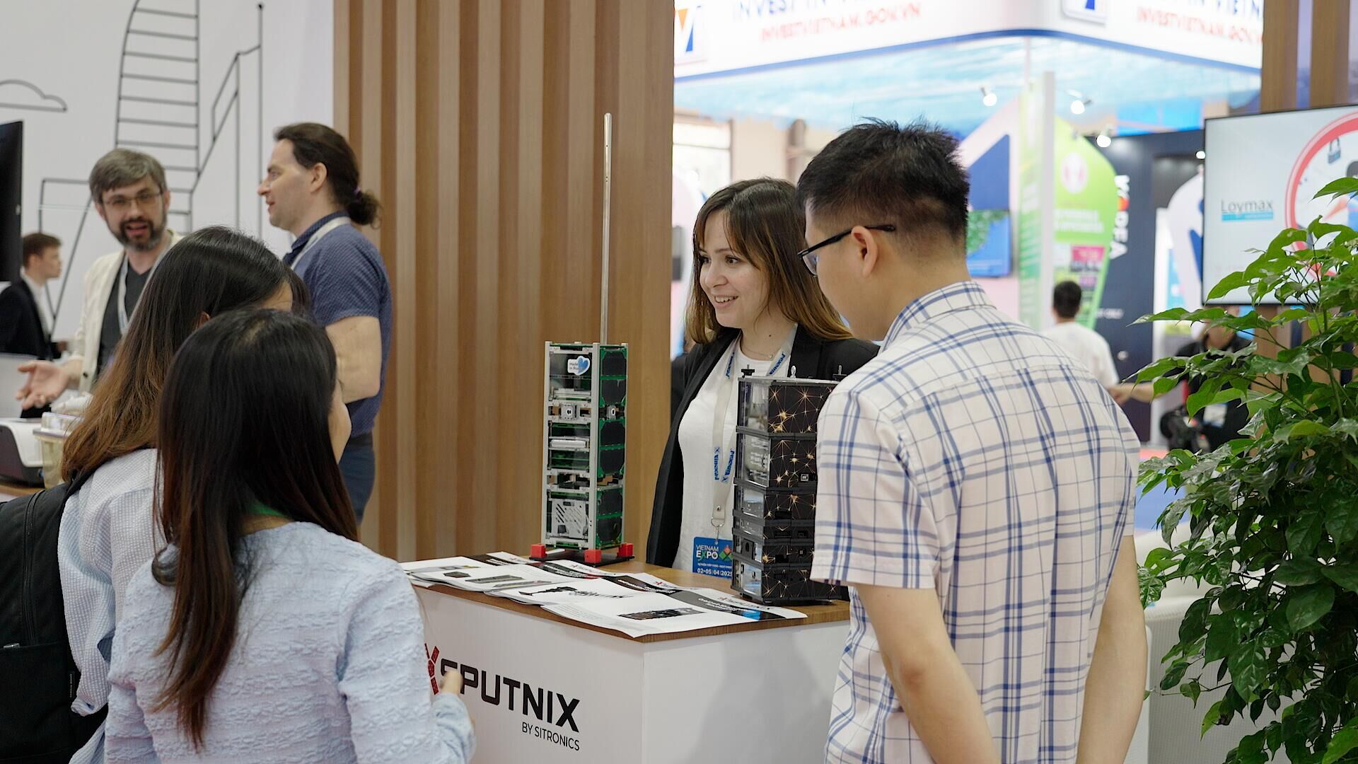 Vệ tinh nhân tạo của Công ty TNHH Sputnix (Tập đoàn Sitronics), được trưng bày tại Triển lãm Vietnam Expo 2024 (Hà Nội) - Sputnik Việt Nam, 1920, 08.04.2024