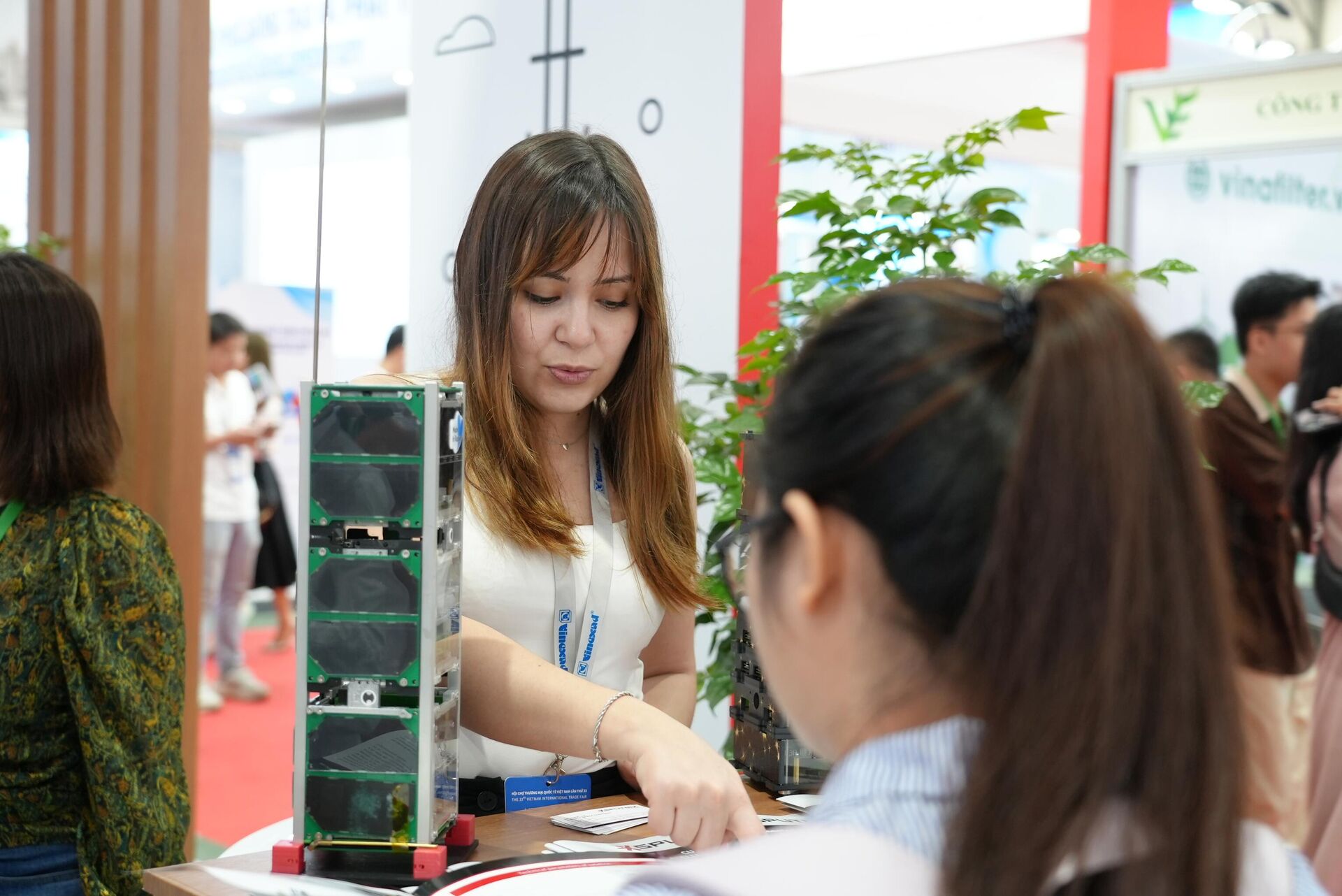 Vệ tinh nhân tạo của Công ty TNHH Sputnix (Tập đoàn Sitronics), được trưng bày tại Triển lãm Vietnam Expo 2024 (Hà Nội) - Sputnik Việt Nam, 1920, 08.04.2024