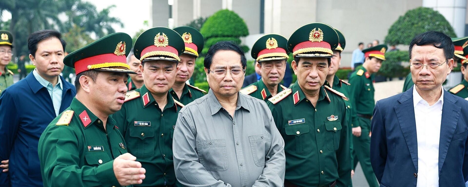 Thủ tướng Phạm Minh Chính tham quan trưng bày sản phẩm công nghệ cao của Tập đoàn Viettel. - Sputnik Việt Nam, 1920, 09.04.2024