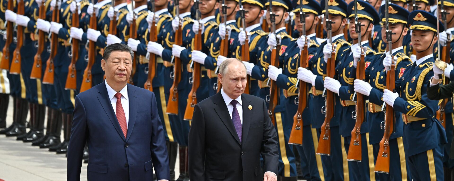 Tổng thống Nga Vladimir Putin tại cuộc gặp với Chủ tịch Trung Quốc Tập Cận Bình  - Sputnik Việt Nam, 1920, 16.05.2024