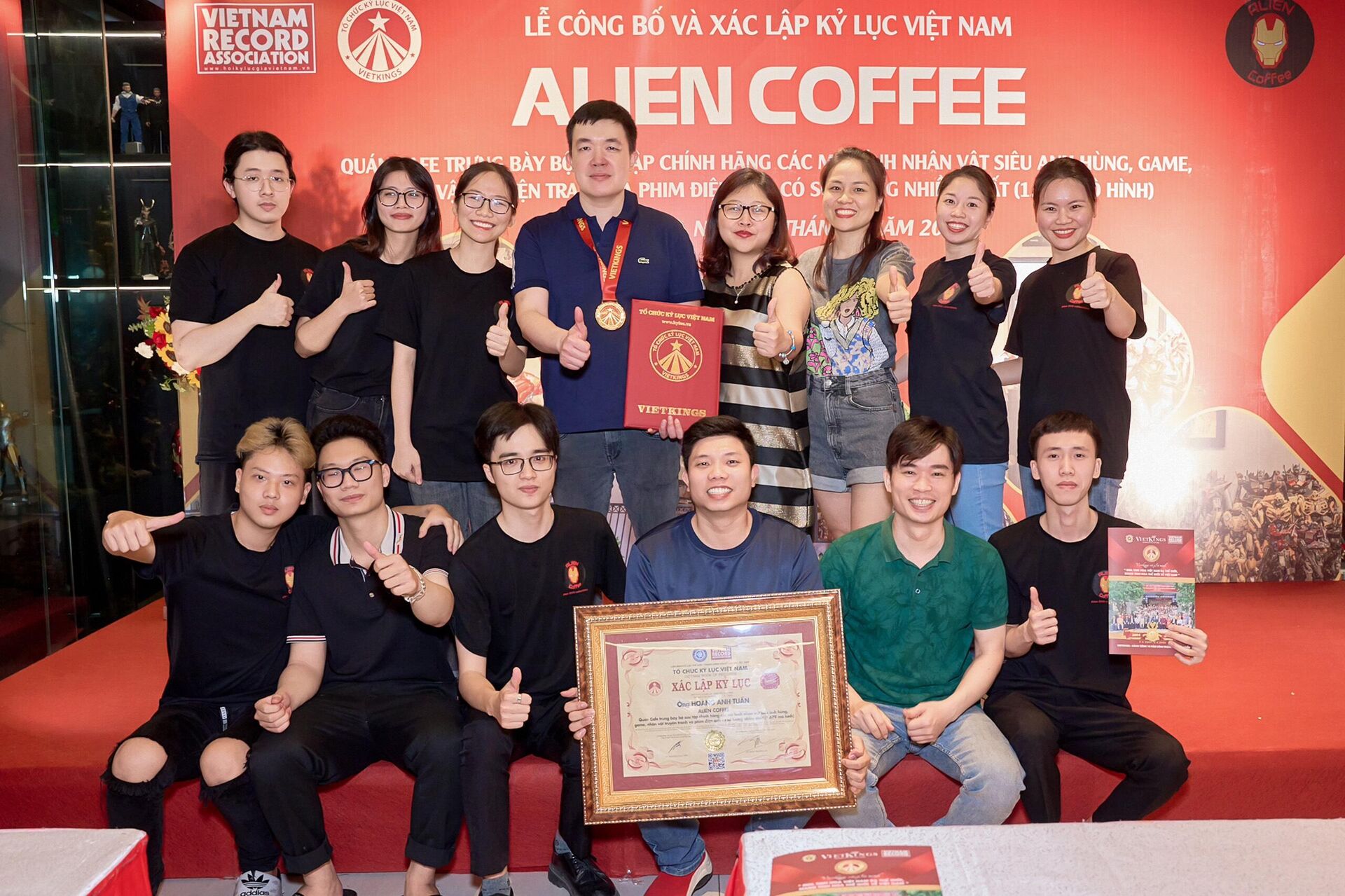 Anh Hoàng Anh Tuấn, chủ nhân bộ sưu tập triệu đô tại Alien Coffee ở Hải Phòng - Sputnik Việt Nam, 1920, 17.05.2024