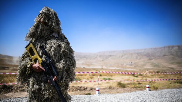 Quân nhân trong cuộc tập trận Trung Tâm-2019 tại thao trường Lyaur ở thành phố Dushanbe, Cộng hòa Tajikistan - Sputnik Việt Nam