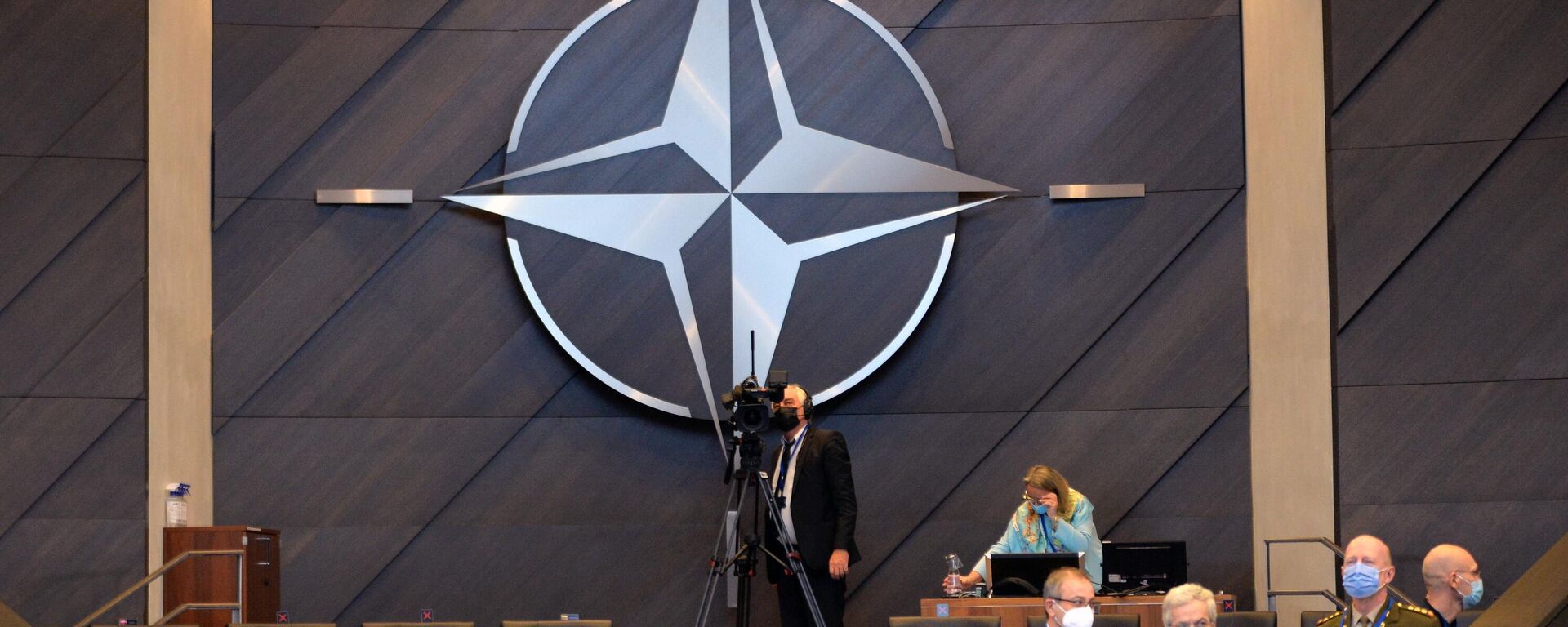 Participants are seen before the Russia - NATO talks in Brussels, Belgium - Sputnik Việt Nam, 1920, 29.05.2024