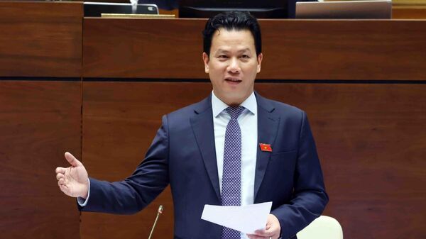 Bộ trưởng Bộ Tài nguyên và Môi trường Đặng Quốc Khánh trả lời chất vấn. - Sputnik Việt Nam