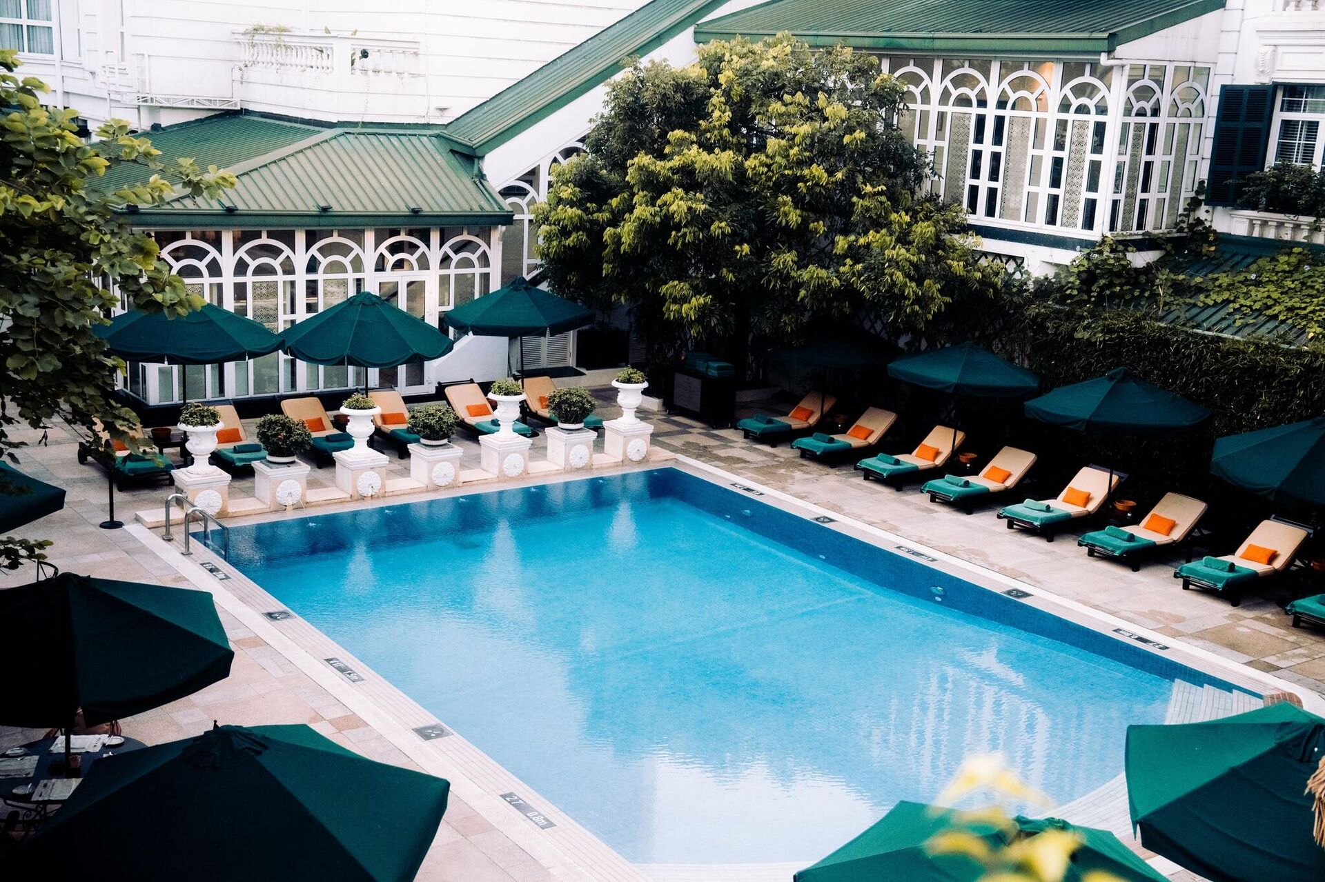 Hồ bơi tại khách sạn Sofitel Legend Metropole Hanoi - Sputnik Việt Nam, 1920, 05.06.2024