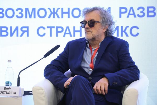 Đạo diễn phim Emir Kusturica tại SPIEF-2024 - Sputnik Việt Nam