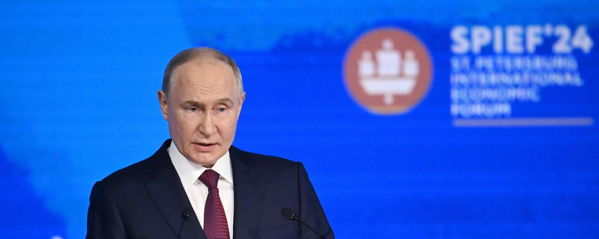 Tổng thống Nga Vladimir Putin tại SPIEF 2024 - Sputnik Việt Nam, 1920, 07.06.2024