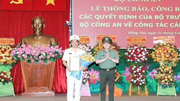 Đại tá Nguyễn Hồng Phong, Giám đốc Công an tỉnh Hà Tĩnh, được điều động, bổ nhiệm làm Giám đốc Công an tỉnh Đồng Nai thay Thiếu tướng Nguyễn Sỹ Quang. - Sputnik Việt Nam