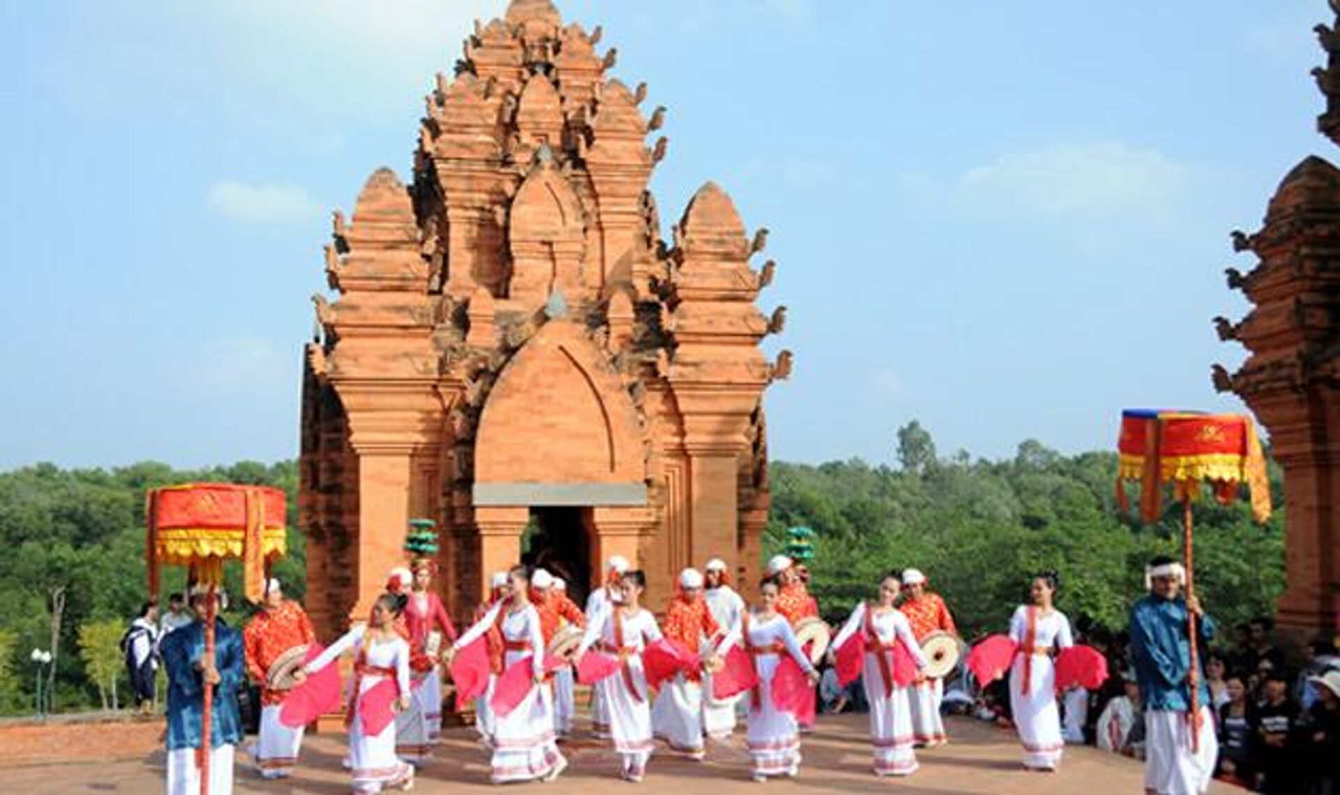 Katê là lễ hội dân gian có từ lâu đời và đặc sắc nhất của người Chăm theo đạo Bàlamôn ở Bình Thuận - Sputnik Việt Nam, 1920, 11.07.2024