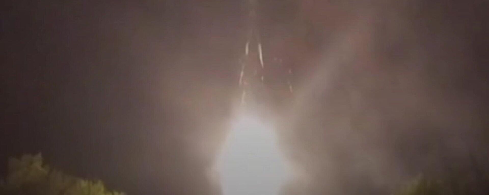  Solntsepyok đốt cháy các cứ điểm và bộ binh Ukraina gần Verbnoye - Sputnik Việt Nam, 1920, 16.07.2024