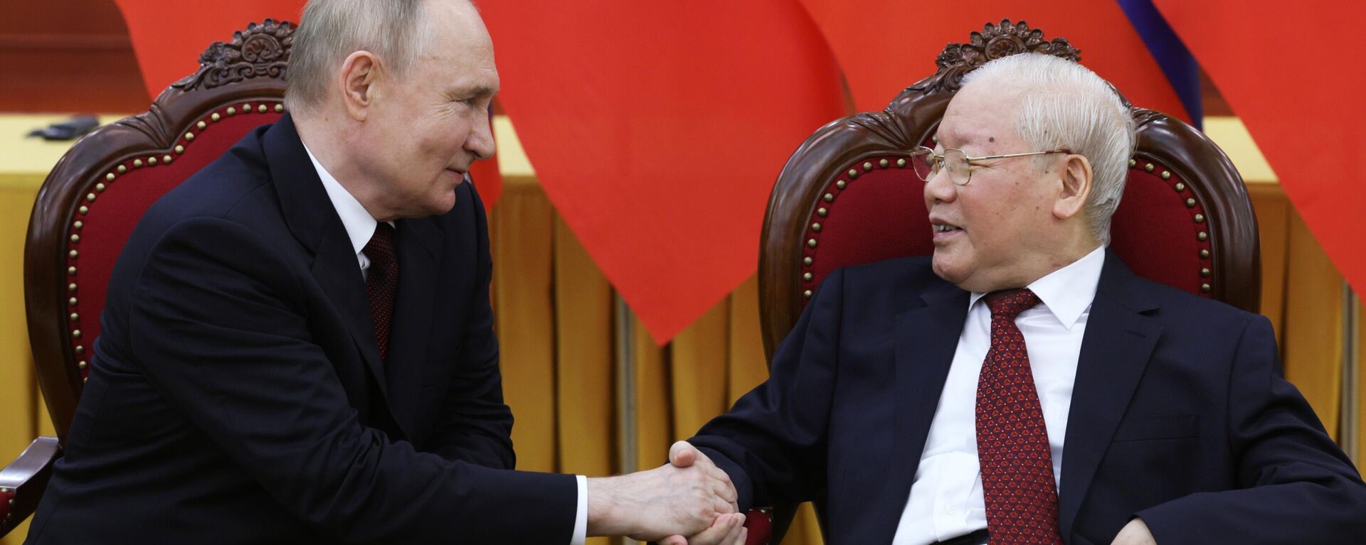 Tổng thống Nga Vladimir Putin và Tổng Bí thư Ban Chấp hành Trung ương Đảng Cộng sản Việt Nam Nguyễn Phú Trọng - Sputnik Việt Nam, 1920, 19.07.2024