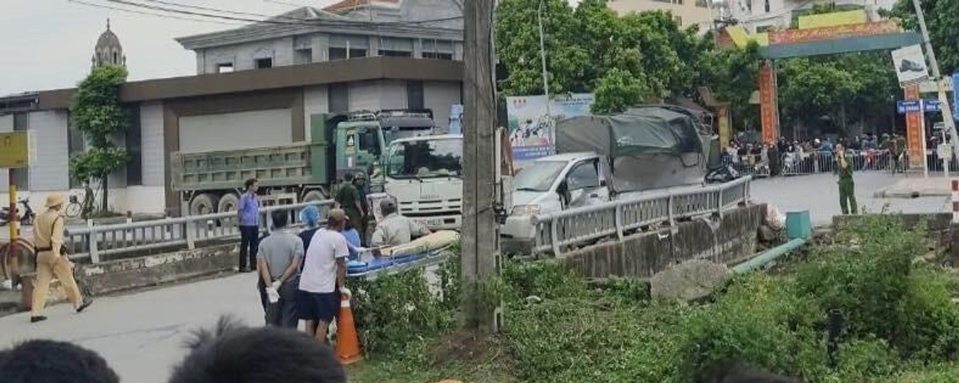 Có người tử vong khi xe máy va chạm với ô tô tại Hoài Đức, Hà Nội - Sputnik Việt Nam, 1920, 20.07.2024