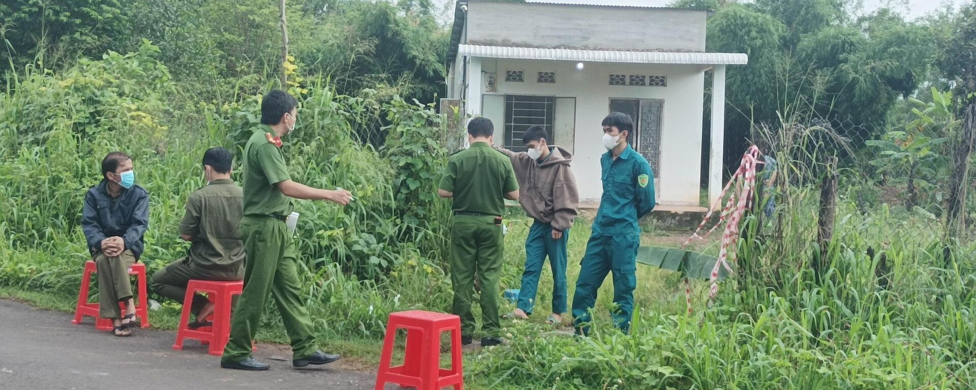 Điều tra thi thể người phụ nữ bị quấn chặt, đốt cháy trong phòng tắm - Sputnik Việt Nam, 1920, 21.07.2024