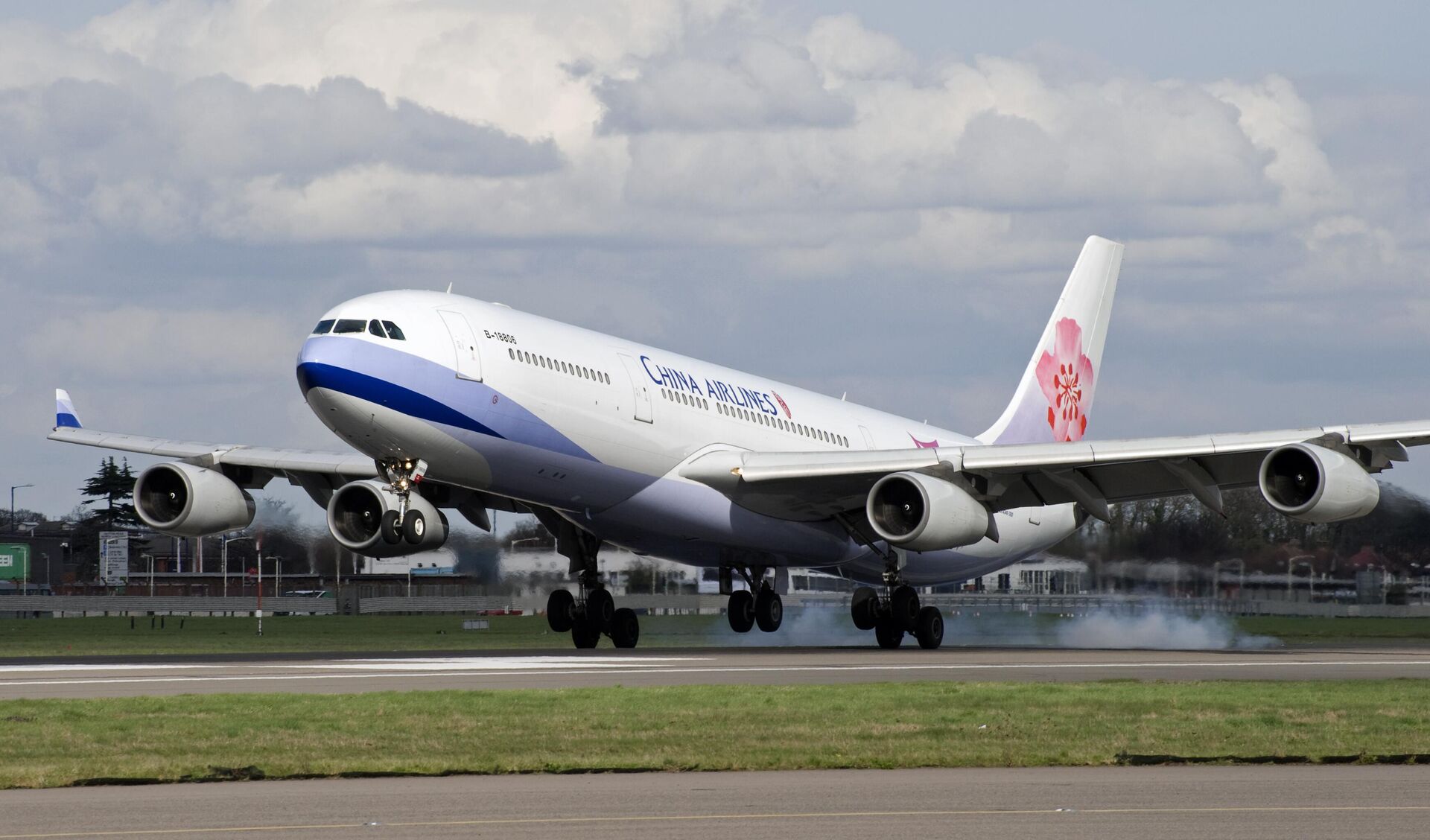 Airbus A340-300 - Sputnik Việt Nam, 1920, 02.08.2024