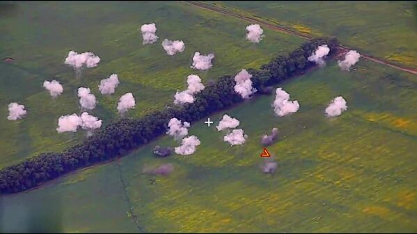 Trắc thủ tổ hợp tác chiến-chiến thuật Iskander-M tấn công tên lửa vào địa điểm tập trung quân đội và thiết bị Ukraina ở khu vực biên giới Kursk - Sputnik Việt Nam