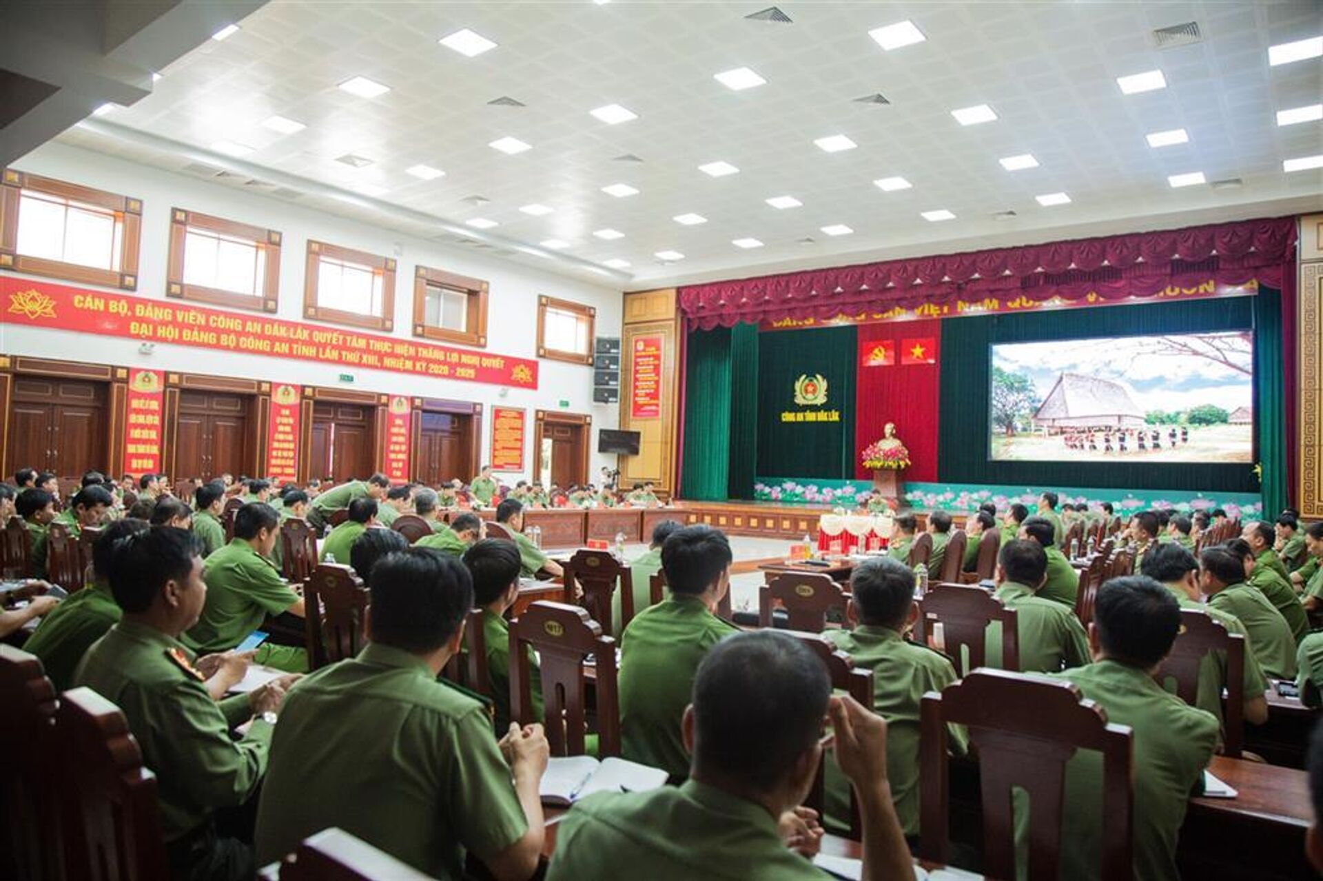 Toàn cảnh Hội nghị. - Sputnik Việt Nam, 1920, 13.08.2024