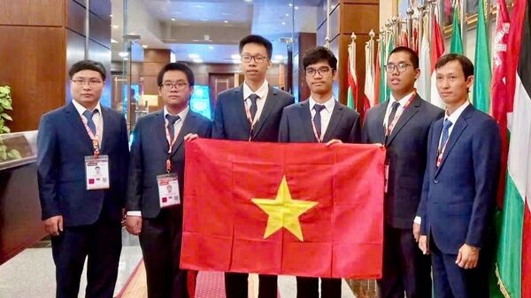 Việt Nam đoạt 2 Huy chương Vàng Olympic Tin học quốc tế (IOI) năm 2024 - Sputnik Việt Nam