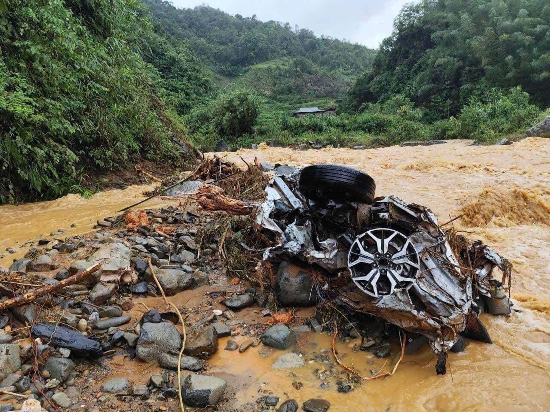 Cao Bằng: Tìm thấy thêm 5 nạn nhân bị đất vùi lấp, còn 33 ; mất tích - Sputnik Việt Nam, 1920, 10.09.2024