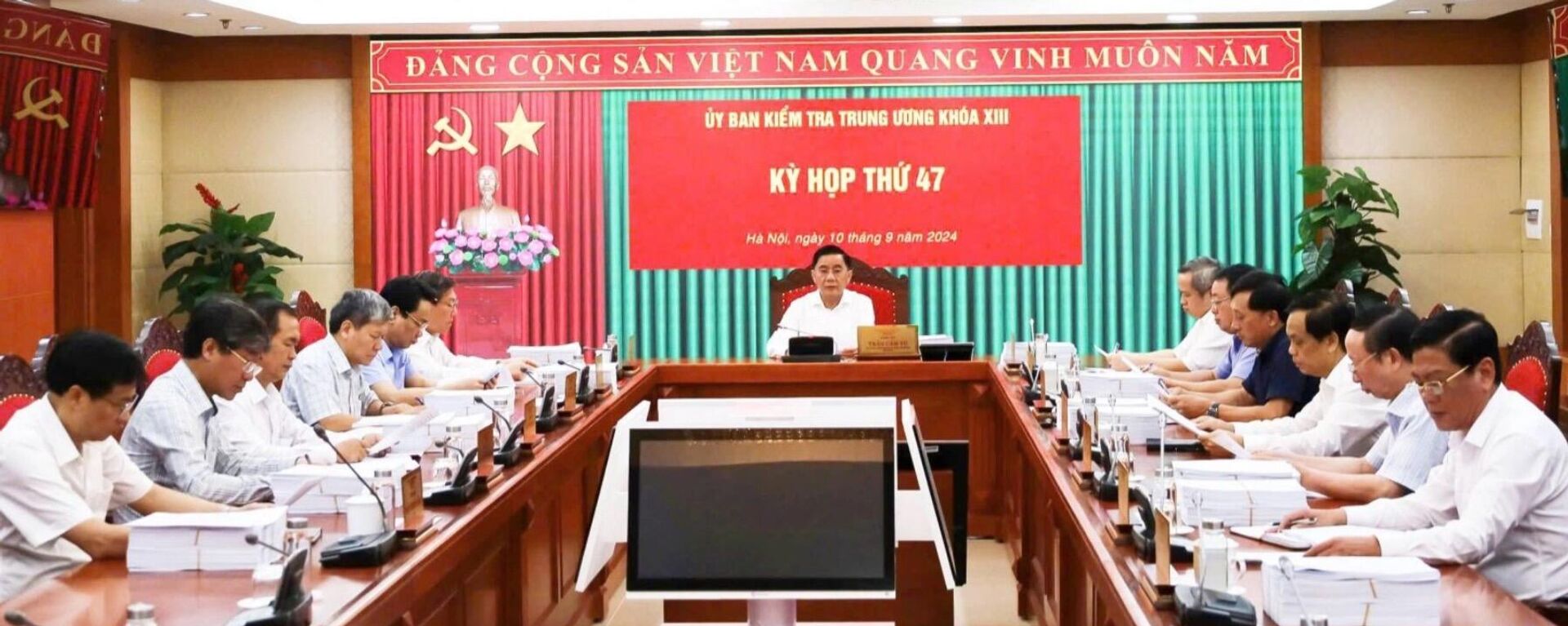 Ông Trần Cẩm Tú, Ủy viên Bộ Chính trị, Chủ nhiệm Ủy ban Kiểm tra Trung ương chủ trì phiên họp. - Sputnik Việt Nam, 1920, 11.09.2024