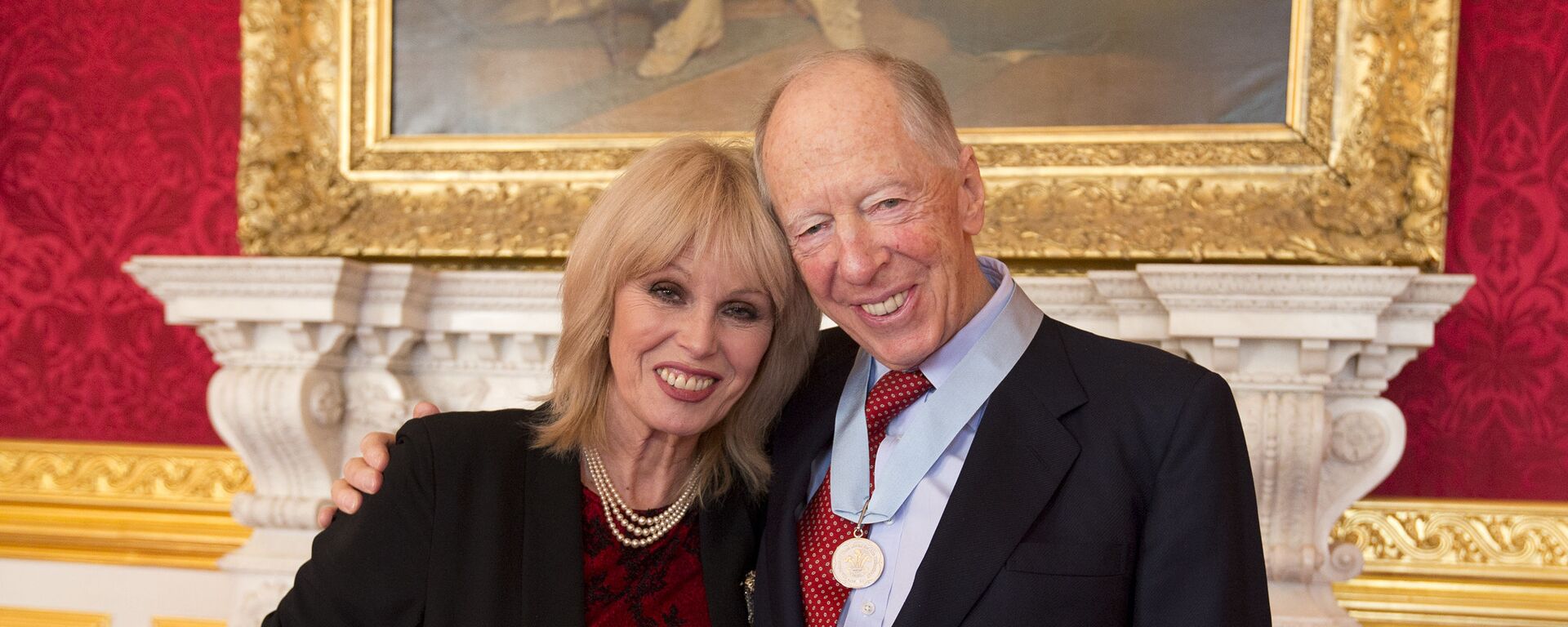 Nữ diễn viên Joanna Lumley và người đứng đầu quỹ RIT Capital Partners, Lord Jacob Rothschild - Sputnik Việt Nam, 1920, 16.09.2024