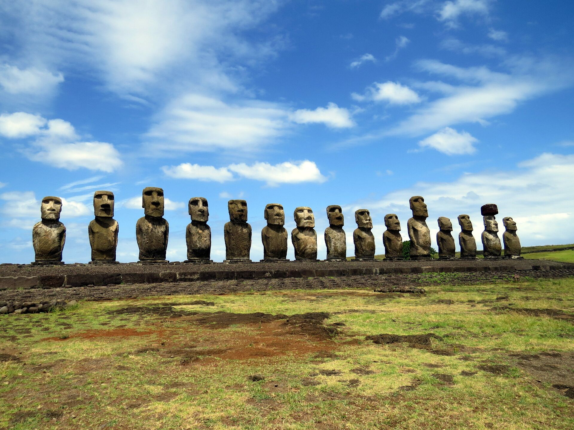 Rano Raraku moai, Đảo Phục Sinh - Sputnik Việt Nam, 1920, 18.09.2024