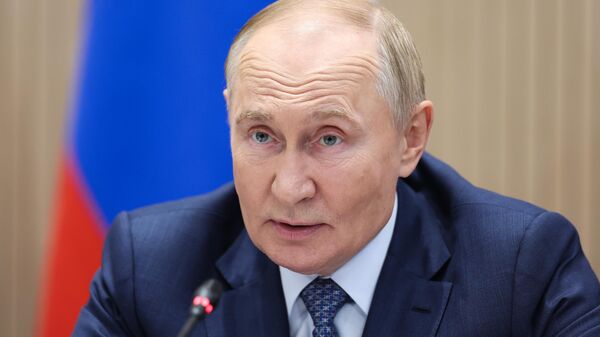 Tổng thống Vladimir Putin chủ trì cuộc họp Ủy ban Công nghiệp - Quân sự - Sputnik Việt Nam